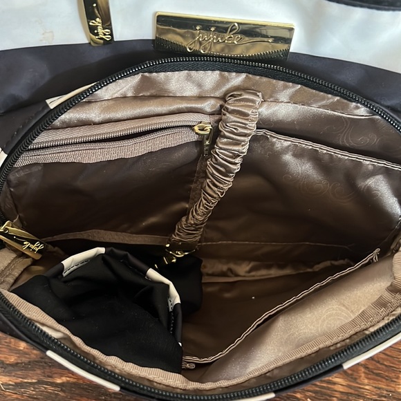 JujuBe Diaper bag and changing pad - Picture 4 of 6